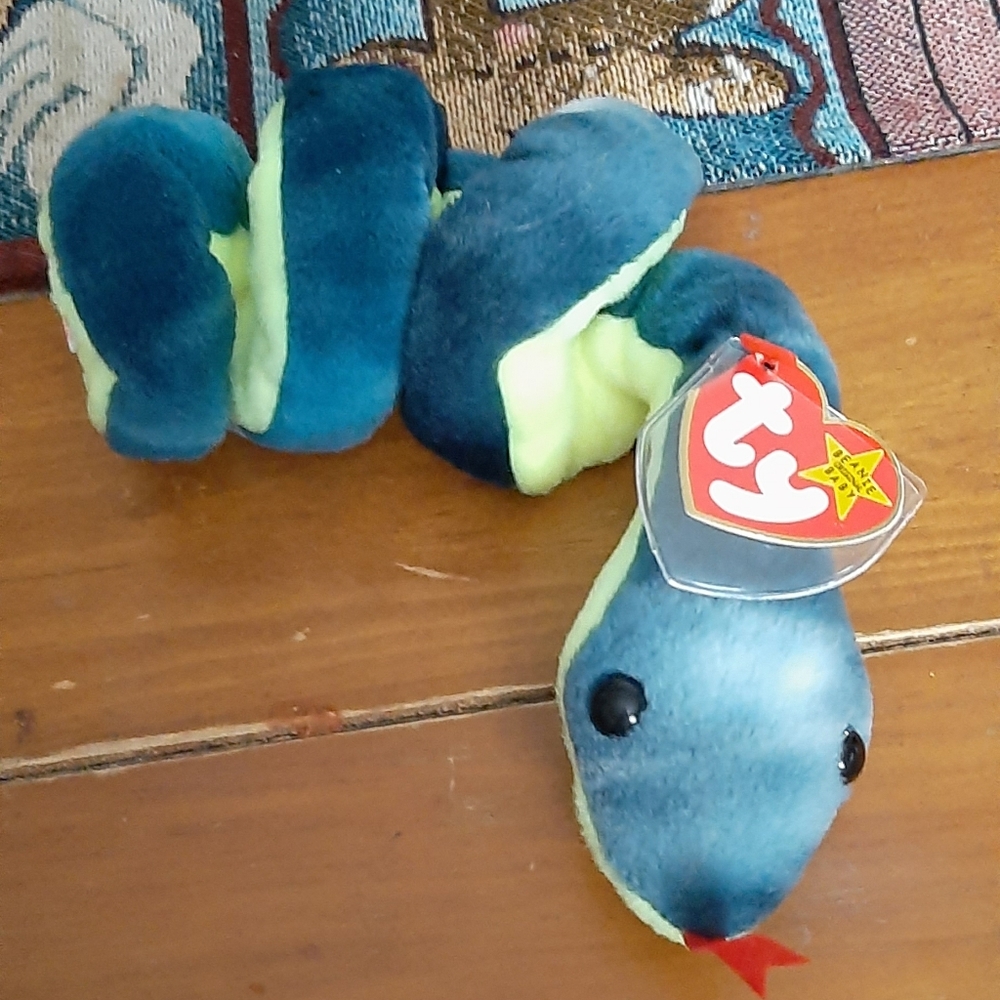 TY BEANIE BABY HISSY  1997
